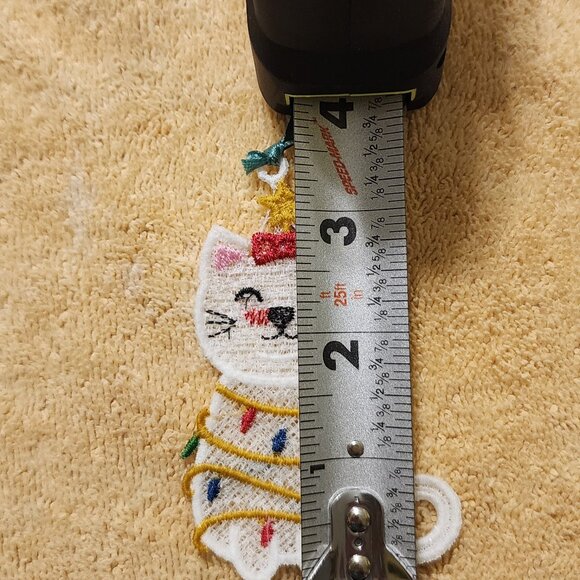 Cat with Christmas lights ornament - Picture 3 of 4